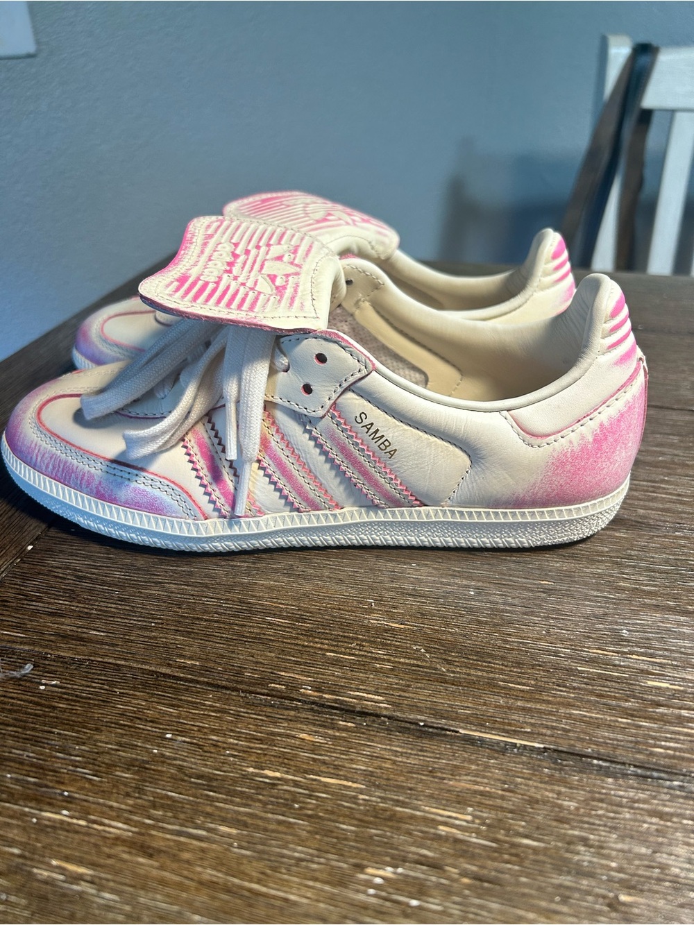Like new! Adidas samba LT distressed look size 6 - Picture 6 of 12